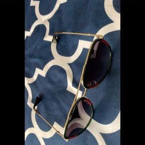 Gucci aviator sun glasses authentic